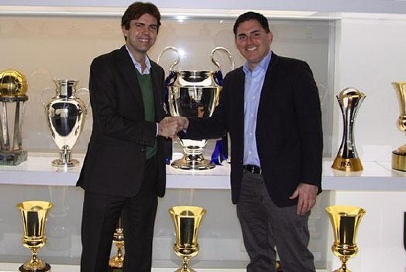 Angelomario Moratti (Inter Milan) dan Jason Levien (DC United)