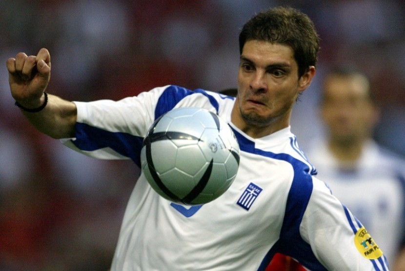 Angelos Charisteas, pencetak gol kemenangan Yunani pada final Piala Eropa 2004.