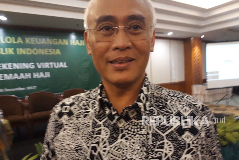  Anggota Badan Pengelola Keuangan Haji (BPKH), A Iskandar Zulkarnain menjelaskan tentang rekening virtual (virtual account) untuk calon jamaah haji Indonesia di Jakarta, Kamis (28/12).