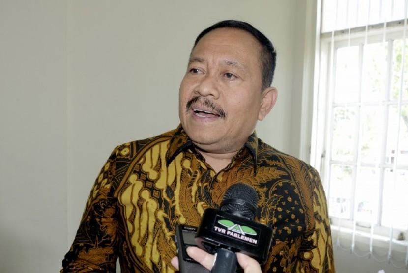 Anggota Badan Urusan Rumah  Tangga (BURT) DPR Sartono Hutomo saat melakukan pertemuan dengan jajaran  pemerintah daerah, akademisi, tokoh masyarakat,di Kantor Gubernur Sumatera  Barat