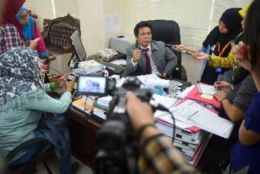 Anggota Bawaslu, Nelson Simanjuntak memberikan keterangan kepada wartawan di Gedung Bawaslu, Jakarta, Rabu (25/6). 