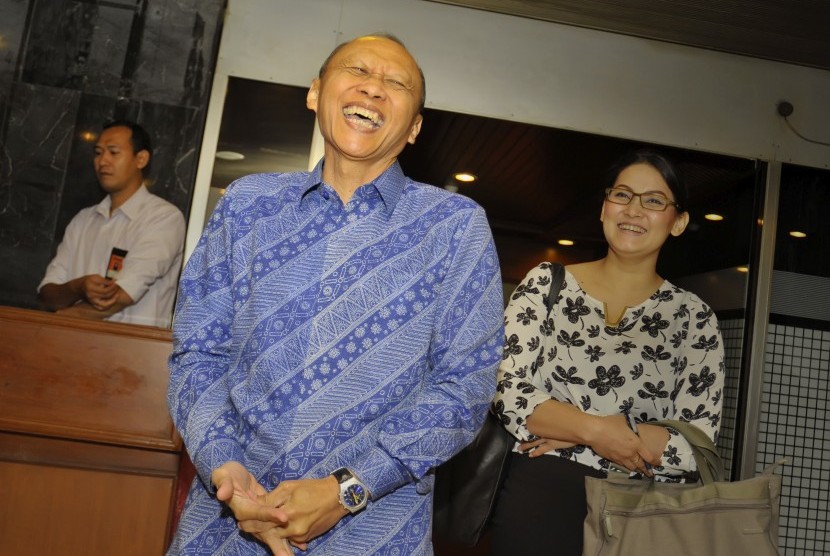 Anggota Dewan Pembina Partai Demokrat, Pramono Edhie Wibowo (kiri).