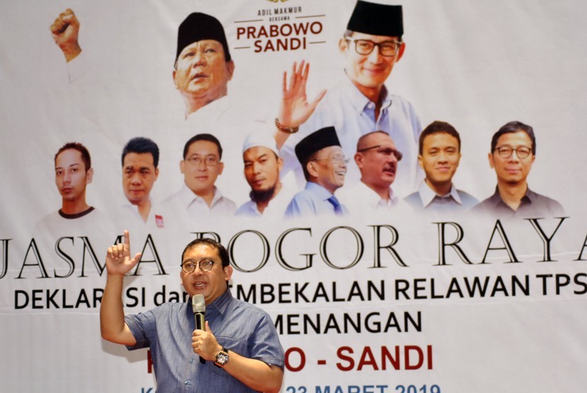 Anggota Dewan Pengarah Badan Pemenangan Nasional (BPN) Prabowo-Sandi, Fadli Zon memberikan pengarahan saat Deklarasi dan Pembekalan Relawan Tempat Pemungutan Suara (TPS) untuk Pemenangan Prabowo-Sandi di GOR Pajajaran, Kota Bogor, Jawa Barat, Sabtu (23/3/2019).