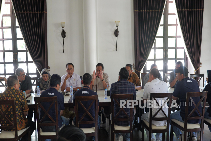 Anggota DPR dari Nasdem Rachmat Gobel bertemu dengan jajaran BRI dan Permodalan Nasional Madani Gorontalo, Sabtu (7/6/2025)