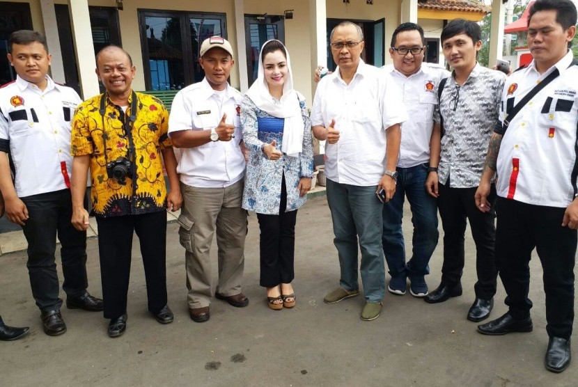 Anggota DPR Fraksi Partai Gerindra, Novita Wijayanti dengan masyarakat Kabupaten Banyumas.