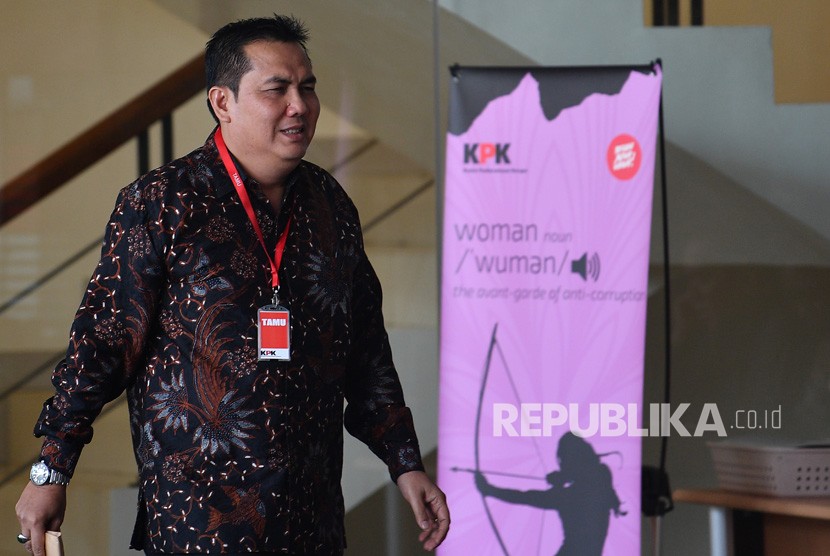 Anggota DPR Helmy Faishal Zaini tiba untuk menjalani pemeriksaan di kantor KPK, Jakarta, Senin (30/9/2019).