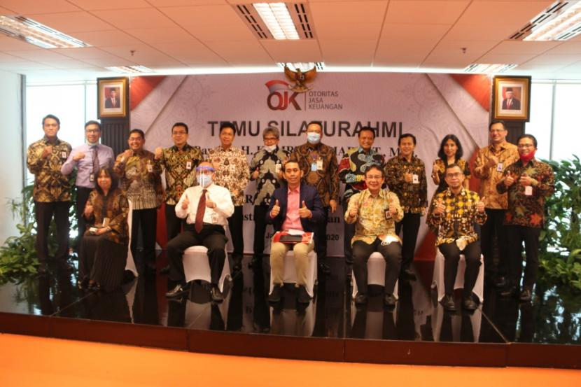Anggota DPR Komisi XI dari Fraksi Gerindra Kamrussamad (duduk tengah) menegaskan, penempatan dana Pemulihan Ekonomi Nasional (PEN) pada Bank Pembangunan Daerah (BPD) adalah langkah tepat. 