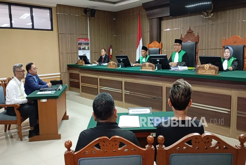 Anggota DPR RI Atalia Praratya batal menghadiri sidang mediasi perkara gugatan cerai terhadap suaminya Ridwan Kamil di Pengadilan Agama Bandung, Rabu (17/12/2025). Ia diwakili oleh kuasa hukumnya Debi Agusfriansa. 