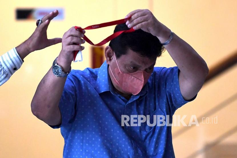 Anggota DPRD DKI Jakarta Fraksi PDIP Syahrial bersiap meninggalkan Gedung Merah Putih KPK seusai diperiksa di Jakarta, Rabu (9/3/2022). Syahrial diperiksa terkait pendalaman penyelidikan kasus dugaan korupsi alokasi anggaran pelaksanaan balap mobil Formula E.