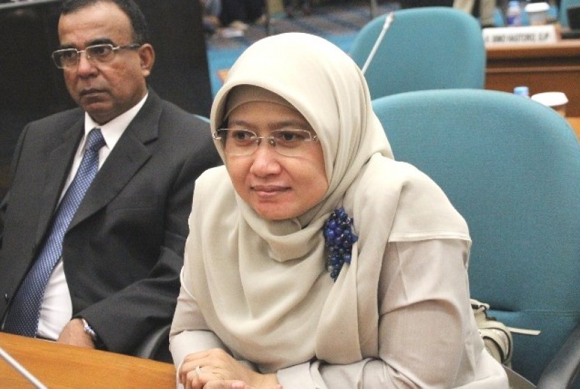 Anggota DPRD F-PKS, Rifkoh Abrinai