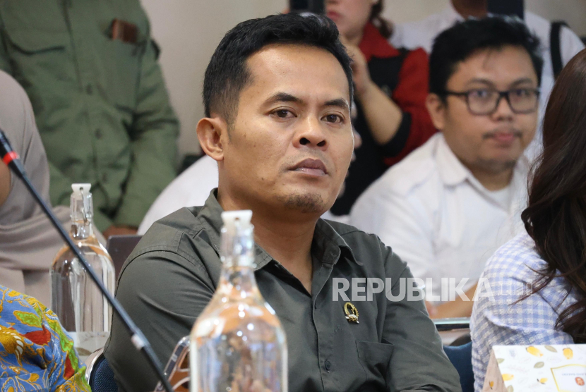  Anggota DPRD Jawa Barat dari daerah pemilihan (dapil) VIII Kota Depok dan Kota Bekasi, Iwan Koswara.