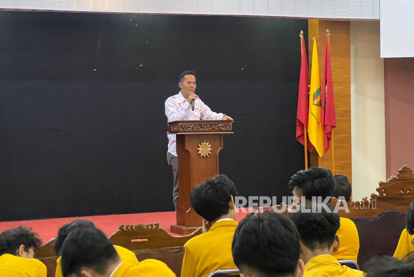 Iwan Koswara Tegaskan Pentingnya Literasi Politik Bagi Generasi Muda