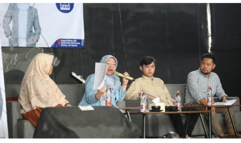 Anggota DPRD Provinsi Jawa Barat Hj Thoriqoh Nashrullah Fitriyah mengingatkan masyarakat agar tak tergiur oleh iming-iming calo penyalur tenaga kerja ke luar negeri ilegal. 