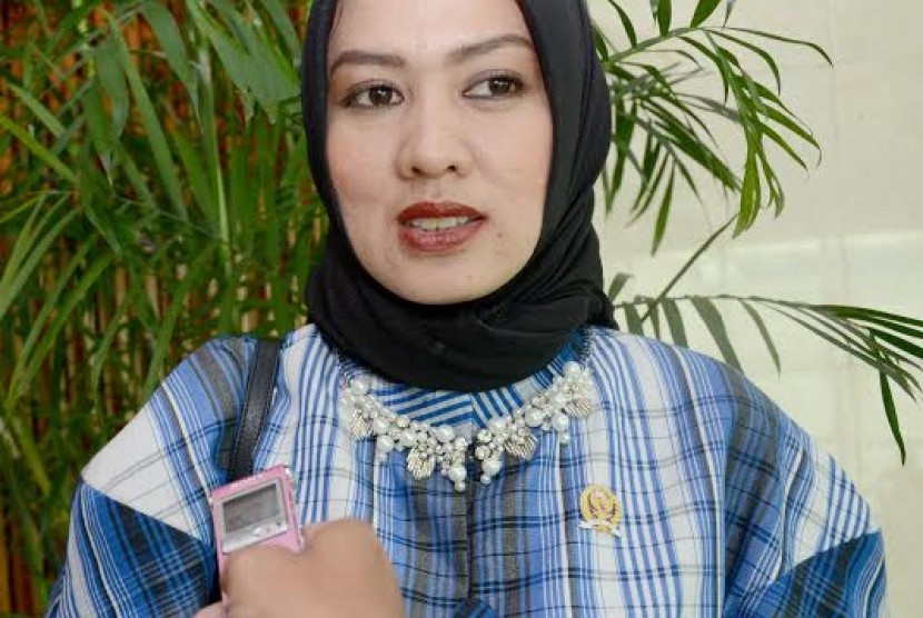 Anggota DRP Andi Fauziah Pujiwatie Hatta .