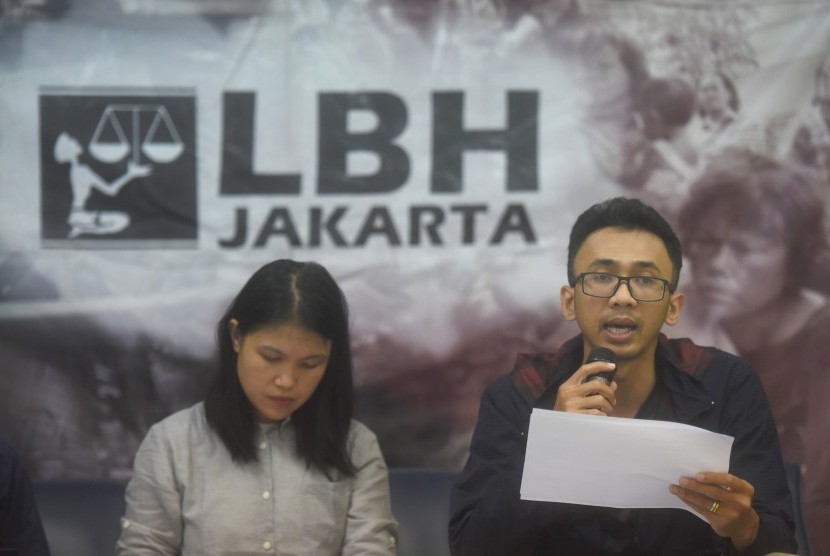 Direktur Lembaga Bantuan Hukum (LBH) Jakarta, Arif Maulana (kanan) - ilustrasi 