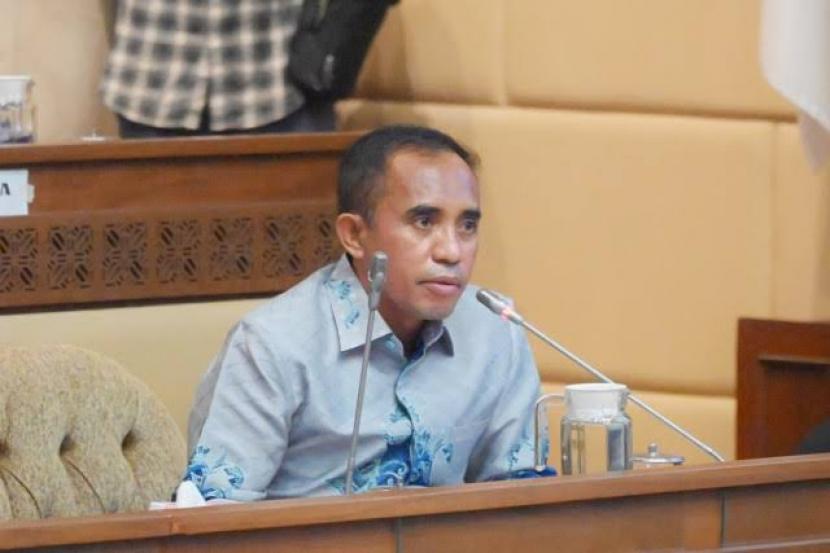 Anggota Komisi II DPR RI Anwar Hafid, menyarankan agar Presiden Jokowi mengeluarkan Peraturan Pemerintah Pengganti Undang-Undang (Perppu) terkait pemilu, dampak dari pembentukan tiga daerah otonomi baru (DOB) di Papua.