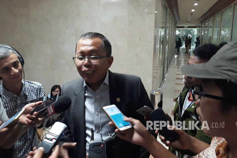 Anggota Komisi III DPR-RI, Arsul Sani di Gedung Nusantara II, Senin (16/10).