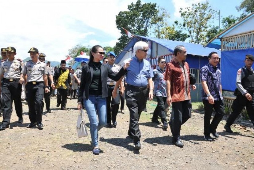 Anggota Komisi III DPR RI Ichsan Soelistio meninjau lokasi Padepokan Dimas Kanjeng, Sabtu (1/1).