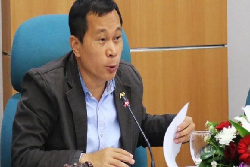 Anggota Komisi III DPR RI Santoso yakin Jaksa Agung ST Burhanuddin akan menyikat semua pihak terkait aliran Rp.27 miliar di kasus BTS BAKTI Kominfo.