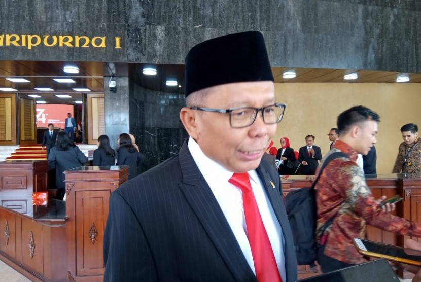 Anggota Komisi III Fraksi PPP Arsul Sani usai menghadiri Sidang Paripurna MPR Akhir Masa Jabatan 2014-2019, di Ruang Paripurna I, Kompleks Parlemen, Jakarta, Jumat (27/9).