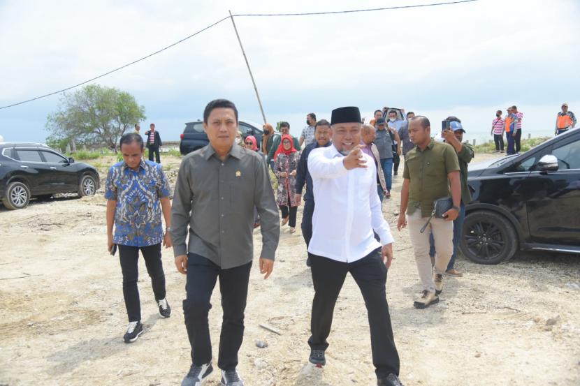 Anggota Komisi V DPR RI Syafiuddin, selaku pemilik dapil usai melakukan pertemuan dengan Bupati Bangkalan beserta jajaran mitra Komisi V DPR RI, di Bangkalan, Madura, Jawa Timur, Senin (24/10/2022).