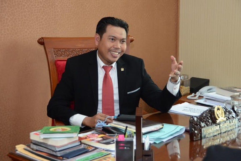Anggota Komisi VII DPR RI Mukhtar Tompo. 