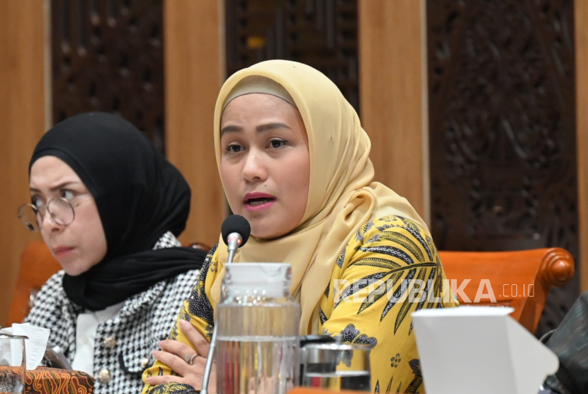 Wajib Belajar 13 Tahun Masuk Draf RUU Sisdiknas, DPR Rampungkan Pembahasan