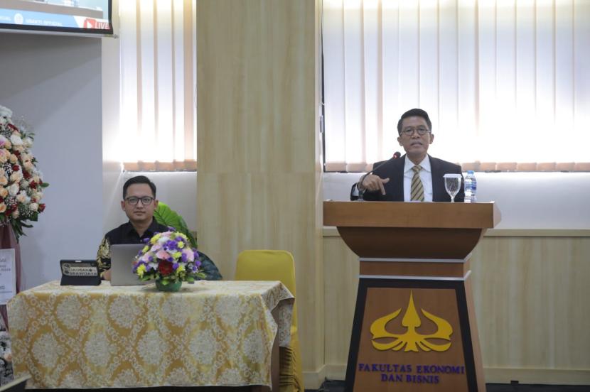 Anggota Komisi XI DPR Mukhamad Misbakhun mempertahankan disertasinya yang berjudul Telaah Kebijakan Publik atas Peran DPR Mengintegrasikan Kebijakan Fiskal dan Moneter Dalam Postur APBN untuk Penanganan Pandemi Covid-19. 