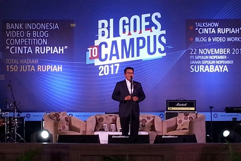 Anggota Komisi XI DPR RI Mukhamad Misbakhun saat memberikan sharing motivation di depan ribuan mahasiswa dalam BI Goes To Campus di Auditorium Institute Teknologi Sepuluh November (ITS) Surabaya, Rabu.