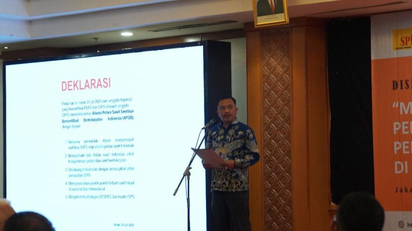 Anggota Koperasi Petani Tembusai Sejahtera, Mardoli melakukan deklarasi APSBI. 