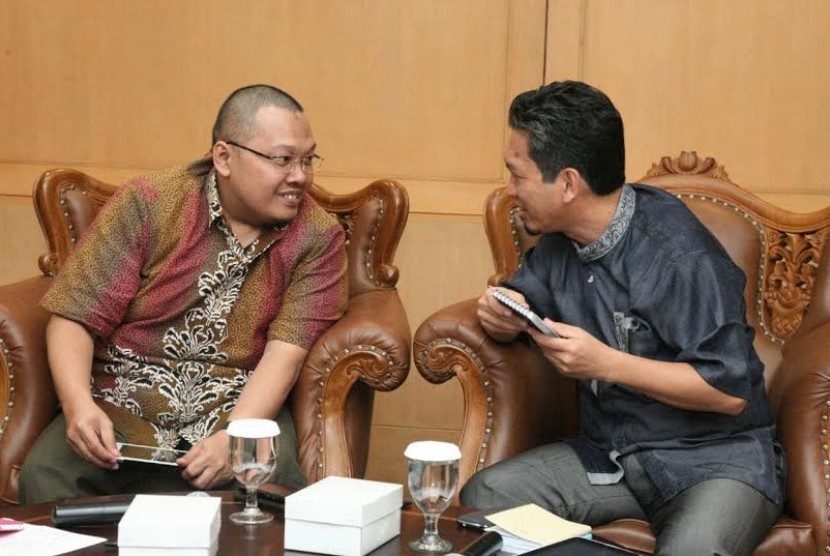 Anggota MPR dari Fraksi PKS, Al Muzzamil Yusuf  dan Pakar Hukum Tata Negara, Fitra Arsil 