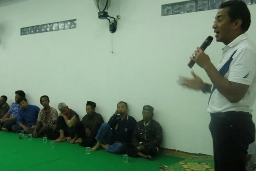 Anggota MPR RI Jawa Timur, Riski Sadig, pada kegiatan Sosialisasi MPR RI yang dilaksanakan di Kayen kidul, Kediri, beberapa waktu lalu.   