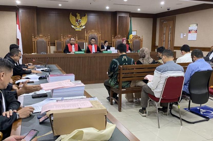 Anggota nonaktif Panitia Pemilihan Luar Negeri (PPLN) Kuala Lumpur menjalani sidang perdana pembacaan dakwaan di Pengadilan Negeri Jakarta Pusat, Rabu (13/3/2024).