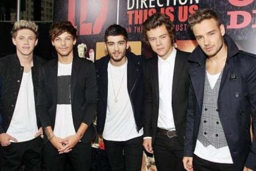 Anggota One Direction (dari kiri) Niall Horan, Louis Tomlinson, Zayn Malik, Harry Styles, dan Liam Payne dalam pemutaran perdana film One Direction:This Is Us di Ziegfeld Theatre, New York, Senin, 26 Agustus 2013