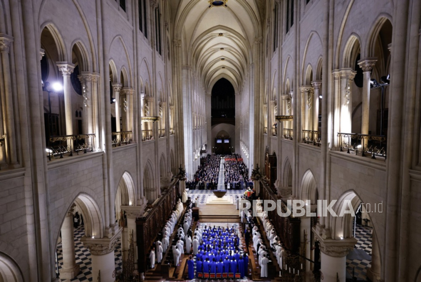 Internasional – 10 jam yang lalu                            
                            Katedral Notre Dame Paris Dibuka Kembali Pascakebakaran 2019