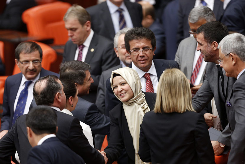  Suasana di Parlemen Turki, Ankara.   (Reuters / Umit Bektas)