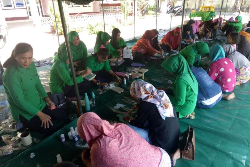 TNI Ajak Anak anak Bermain untuk Pulihkan Trauma Gempa 
