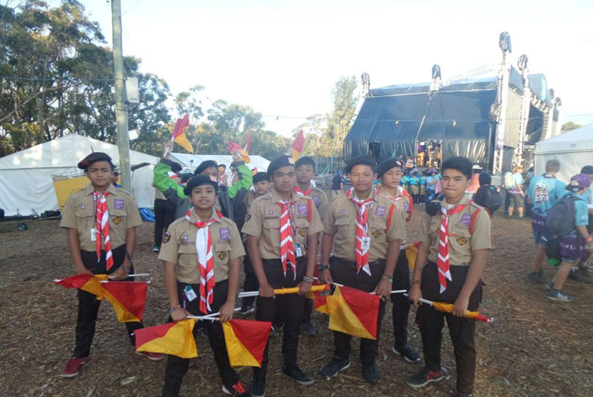 Anggota pramuka dari Indonesia hendak tampil dengan kode morse di Jambore Nasional Australia.