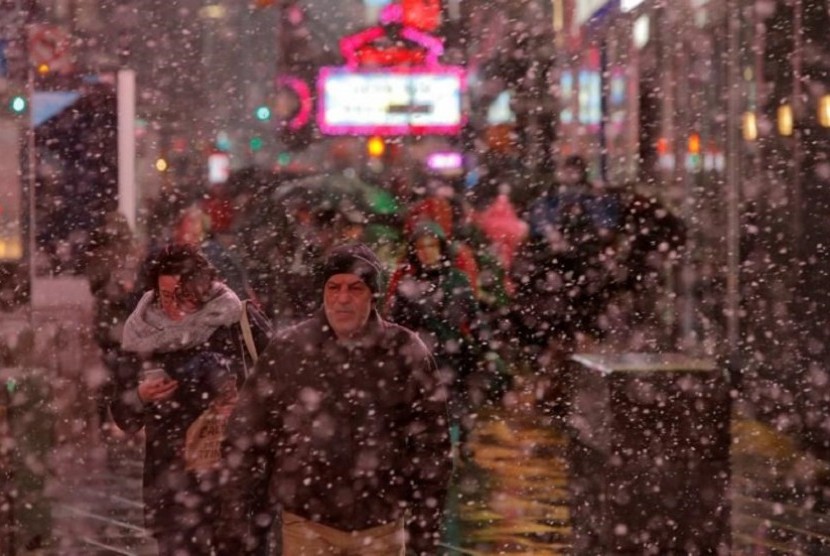 Angin kencang Nor'easter melanda Amerika Serikat.