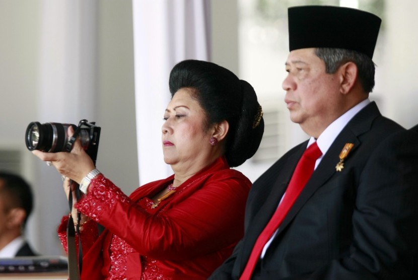 Ani Yudhoyono bersama Susilo Bambang Yudhoyono.