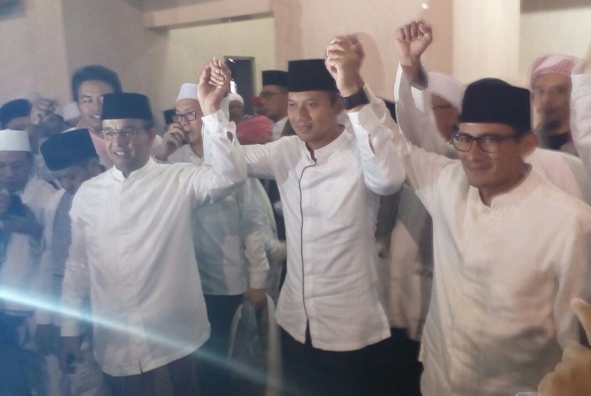 Anies Baswedan, Agus Yudhoyono dan Sandiaga Uno saat berada di Masjid Istiqlal dan mengikuti Aksi 112, Sabtu (11/2)