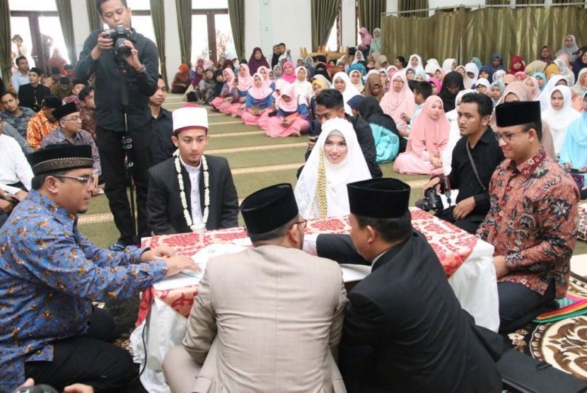 Anies Baswedan menjadi saksi dalam pernikahan puteri  anggota Fraksi PKS Nasir Djamil, Naqiya Azzuhra
