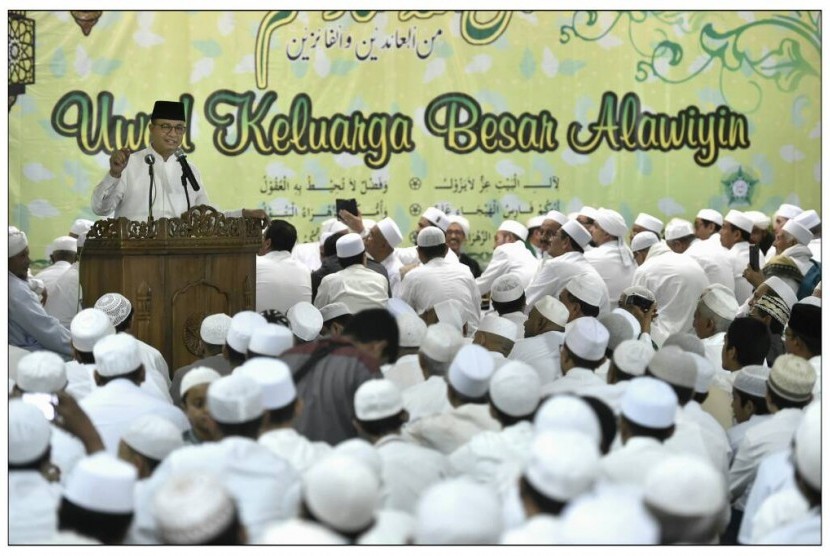 Anies Baswedan saat menghadiri halalbilal ormas Rabithah Alawiyah di Jakarta, Senin (26/6) 