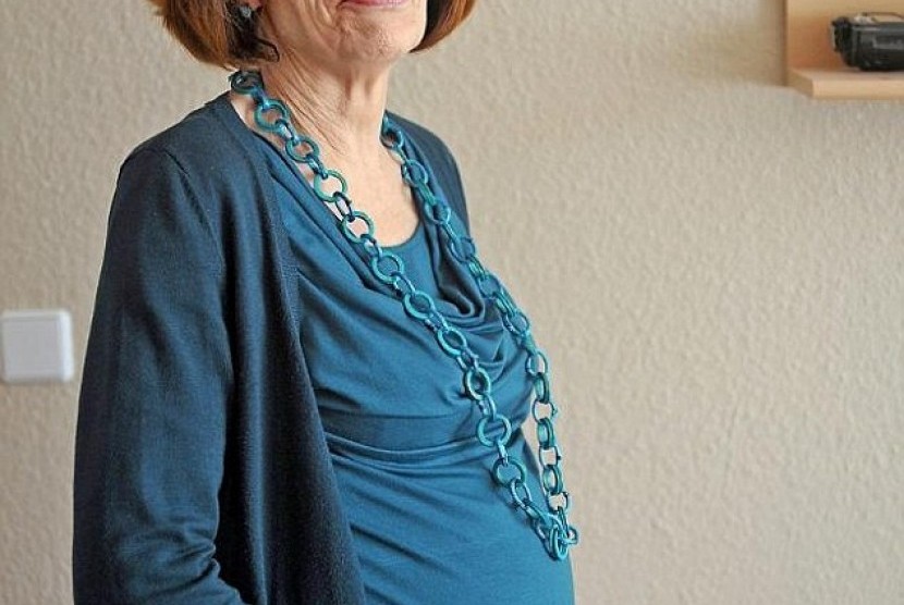 Annegret Raunigk (65 tahun) sedang mengandung bayi kembar empat hasil inseminasi buatan