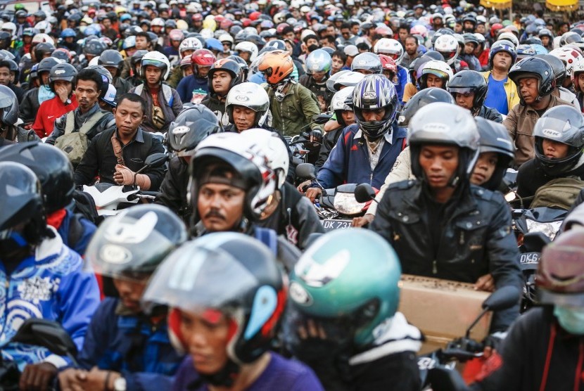 Anies: Ramadhan Saat Corona Mirip Zaman Nabi Muhammad. Antrean pemudik sepeda motor. (Ilustrasi)