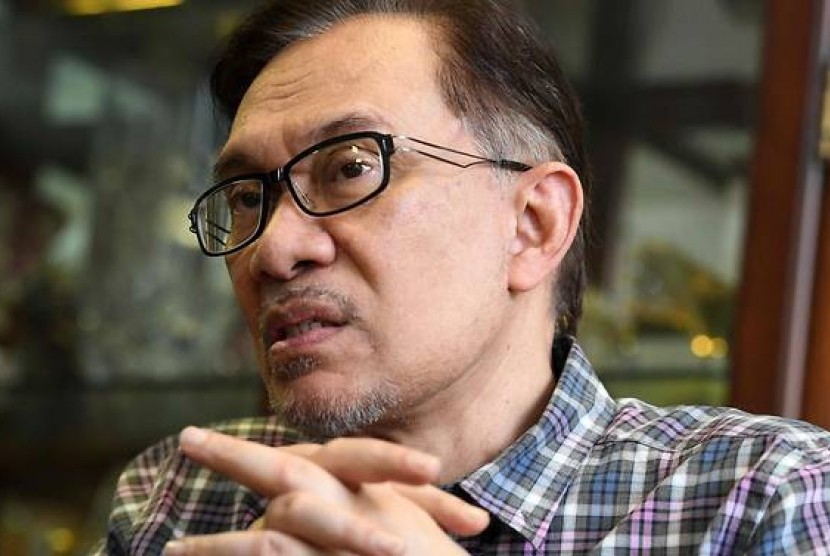 Polisi akan Panggil Anwar Ibrahim Terkait Pelecehan Seksual.