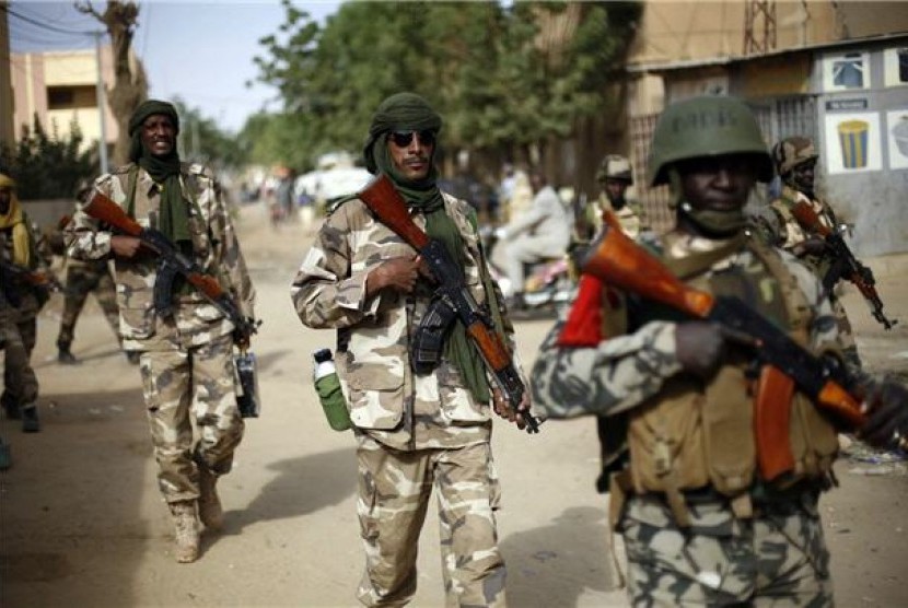 Pasukan Chad berpatroli di jalanan Gao, Mali.