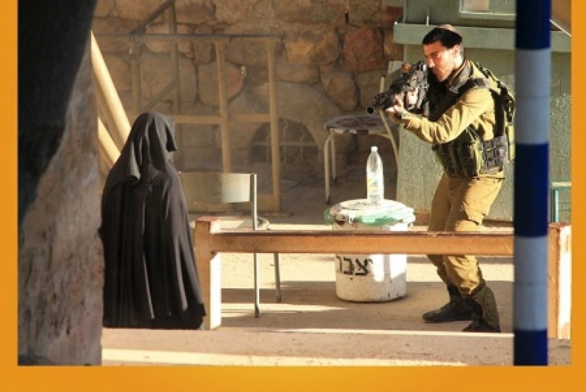 Aparat Israel mengarahkan senapan ke Hashlamoun sebelum gadis Palestina itu ditembak mati.
