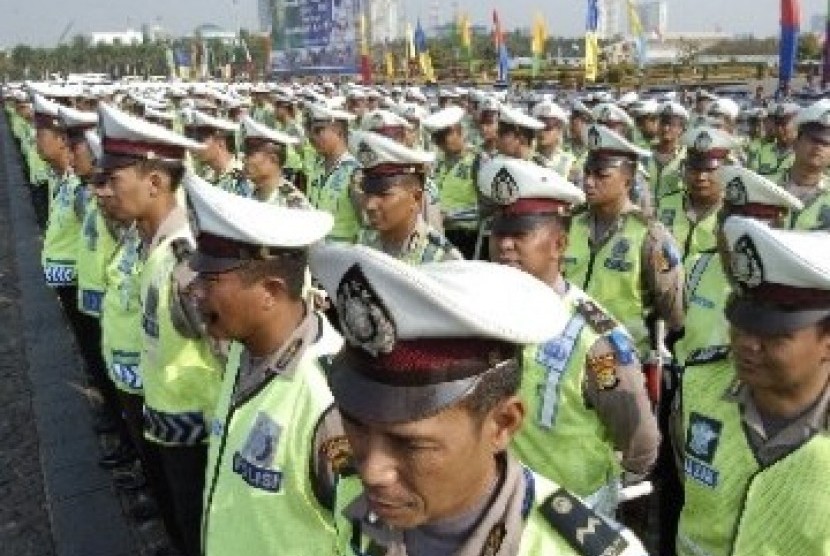 Aparat kepolisian dikerahkan untuk pengamanan Monumen Nasional (Monas).