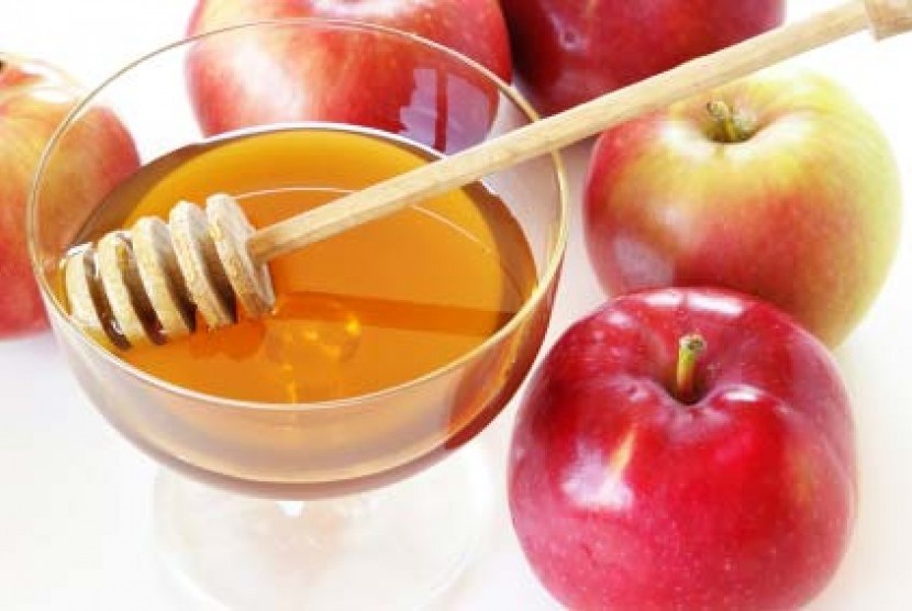 Apel dan madu merupakan paduan tepat untuk menghilangkan jerawat.